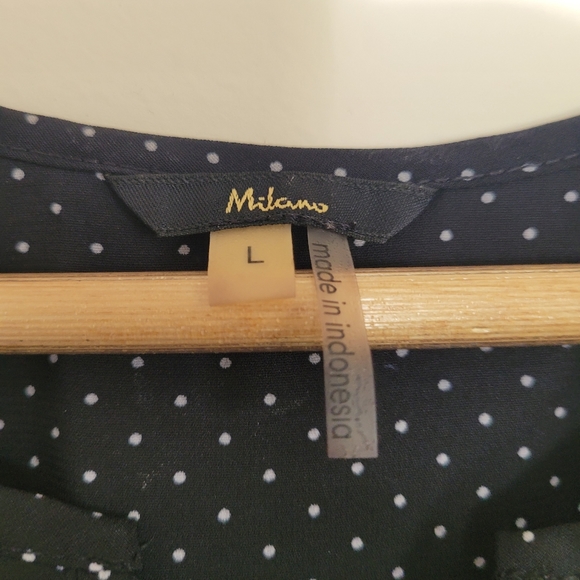 Large Black and White Poka Dot Top - Picture 3 of 4